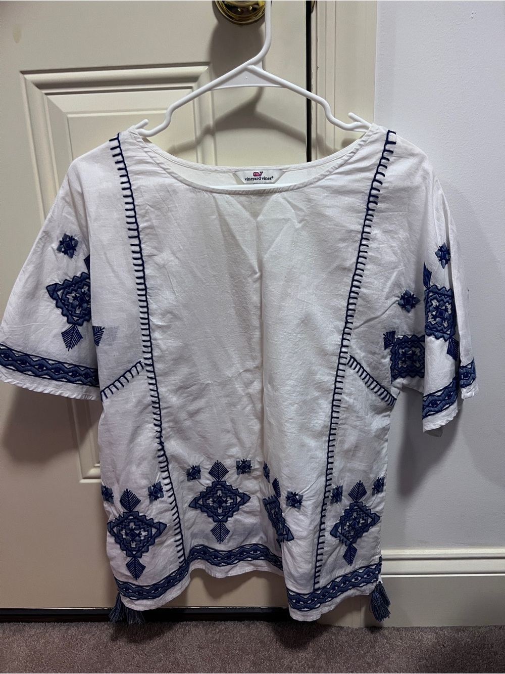 Vineyard Vines White Cotton Tunic with Navy Blue Embroidery